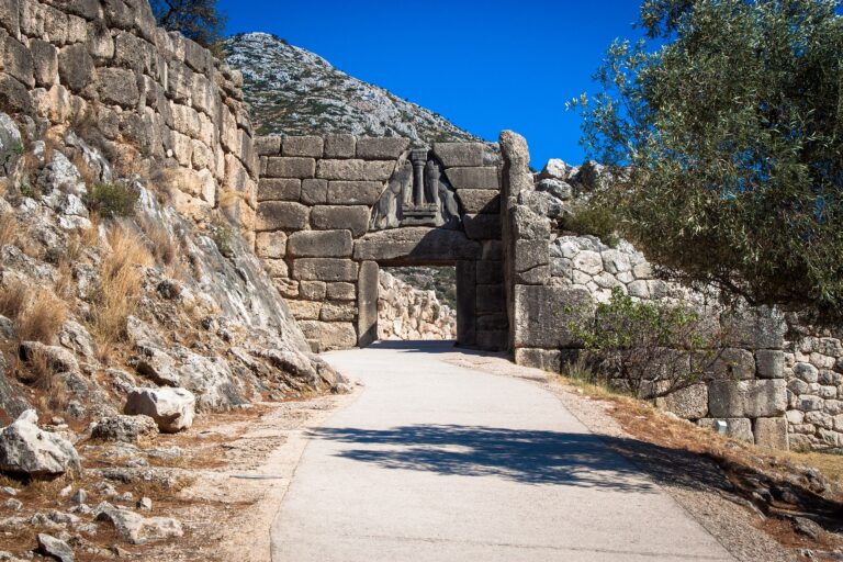 2560px Path upto the Lion Gate, Mycenae (28693130016)